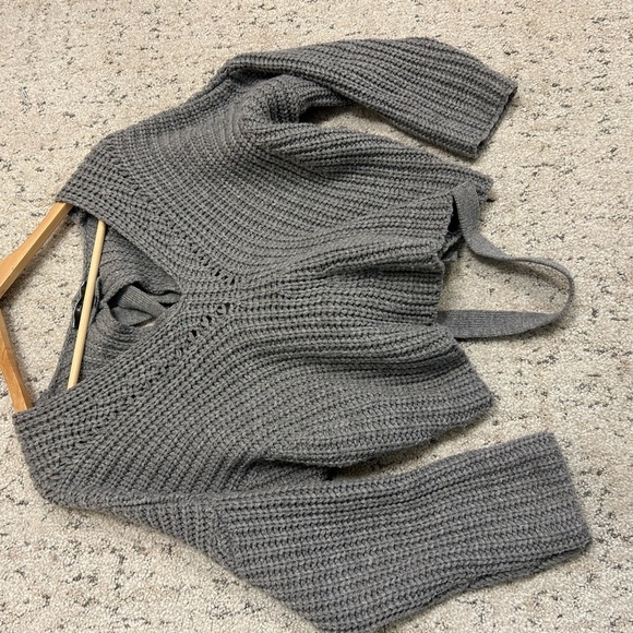 Blue Blush M slight crop woven back chunky we’ve sweater in excellent used cond - Picture 4 of 12